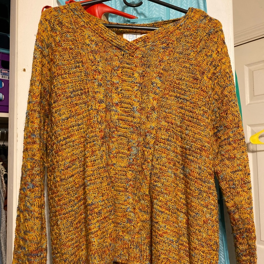Multi colored comfy sweater